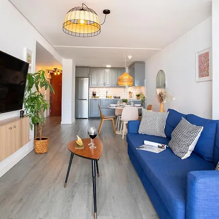 Con Terraza Y Vistas Al Mar - Nogalera Ii By Rent Me דירה טורמולינוס